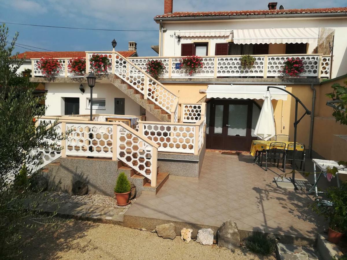 Apartmani Marija Malinska Kültér fotó