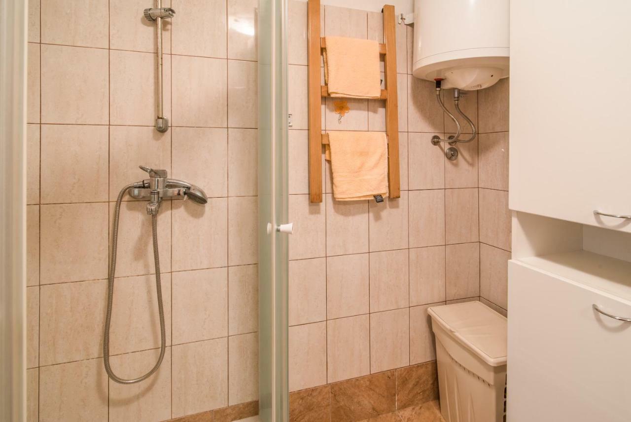 Apartmani Marija Malinska Kültér fotó