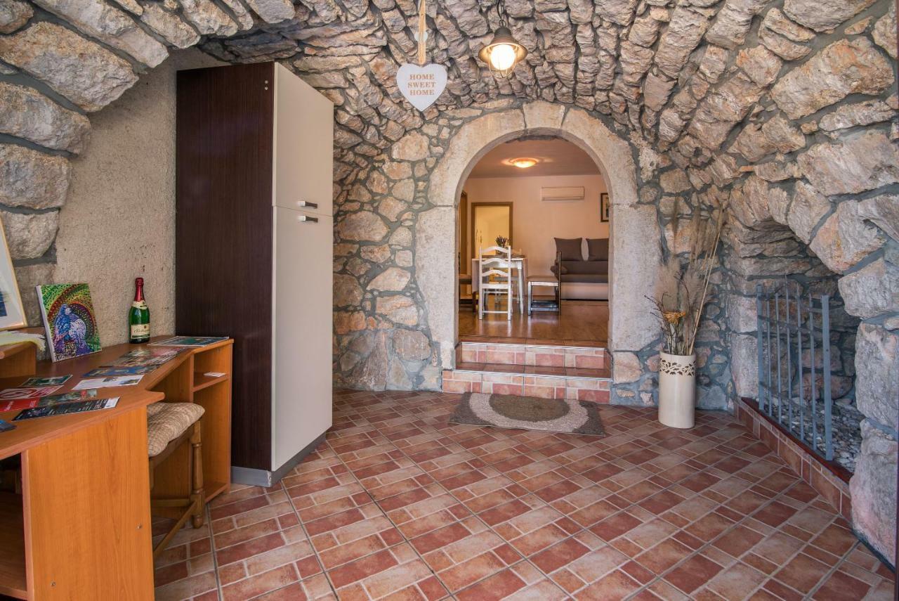 Apartmani Marija Malinska Kültér fotó