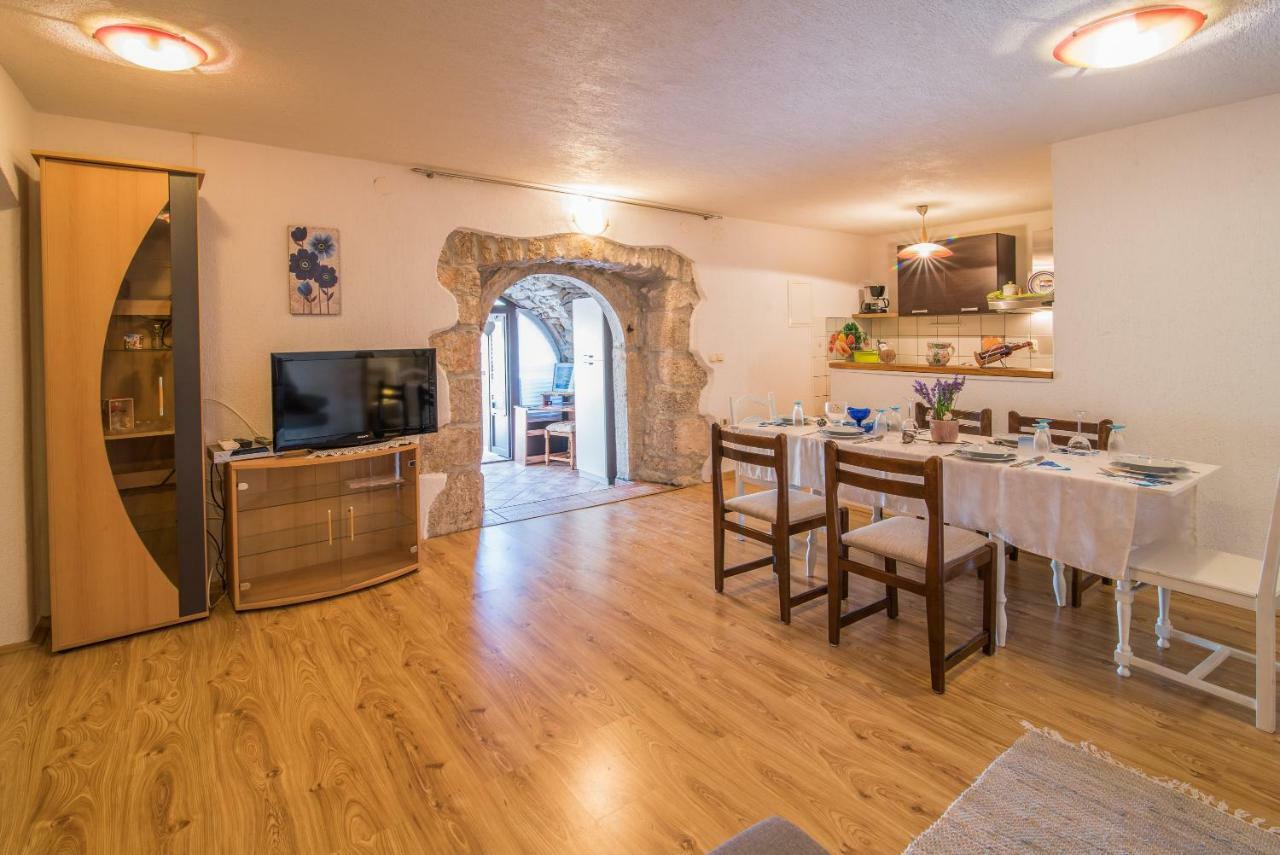 Apartmani Marija Malinska Kültér fotó